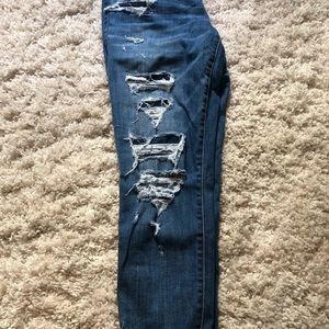 AE Ripped Cropped Jeans